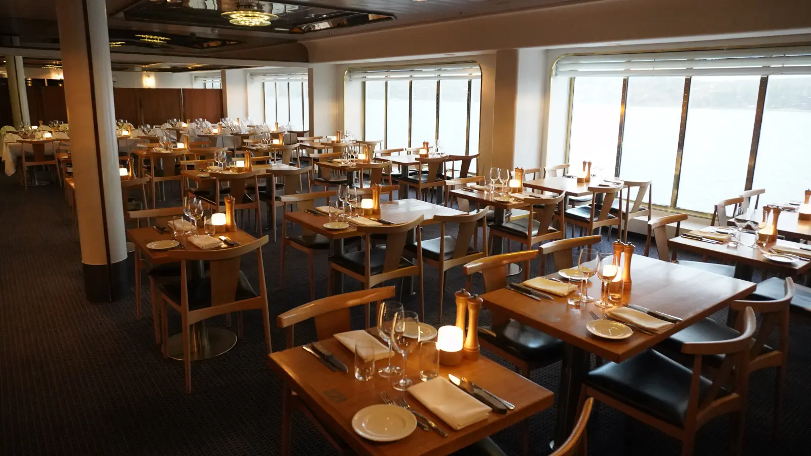 View into one of the restaurants on the DFDS-Ferry Crown Seaways on the crossing from Copenhagen via Frederikshavn to Oslo.